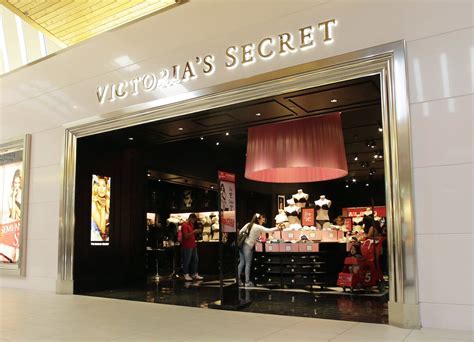 victoria secret store hialeah.